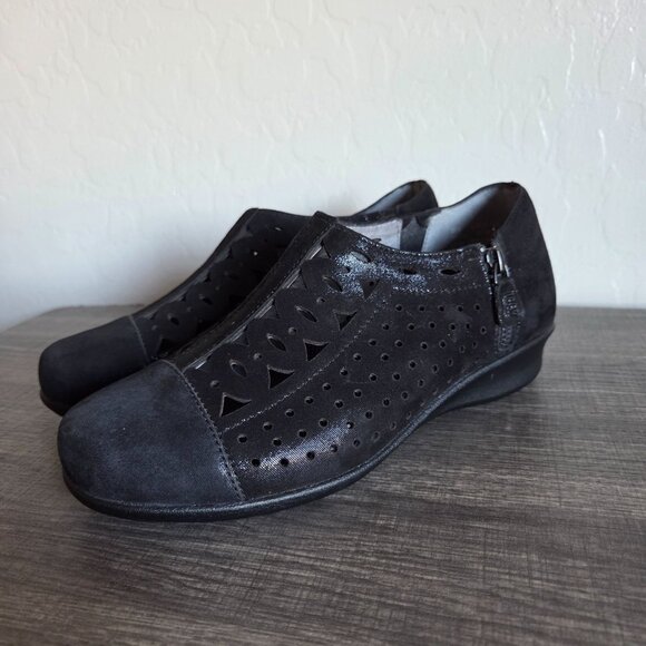 Drew Metro Perforated Leather Low Wedge Slip-On Shoes Black 8.5 WIDE Orthopedic - Picture 12 of 12